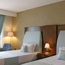 اتاق دو تخته توئین بدون دید حرم هتل قصر الضیافه قدس مشهد