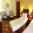 اتاق سه تخته توئین پلاس فصل هتل مدینه الرضا مشهد