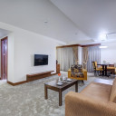 سوئيت رويال دوخوابه چهارنفره هتل نگین پاسارگاد مشهد