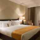 اتاق سه تخته خانوادگی رو به شهر EF (طبقات 15-20) هتل اسپیناس پالاس تهران