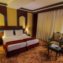 اتاق توئین اکونومی(پنجره رو به لابی) هتل مدینه الرضا مشهد