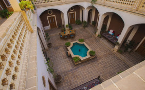 اقامتگاه سنتی باباافضل کاشان