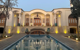 اقامتگاه سنتی عمارت ماندگار کاشان