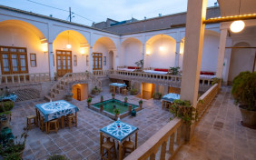 اقامتگاه سنتی کاشانه روشن کاشان