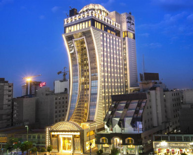 هتل الماس 2 مشهد