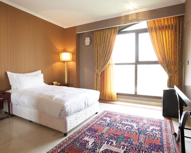 هتل اسپیناس بلوار تهران 41