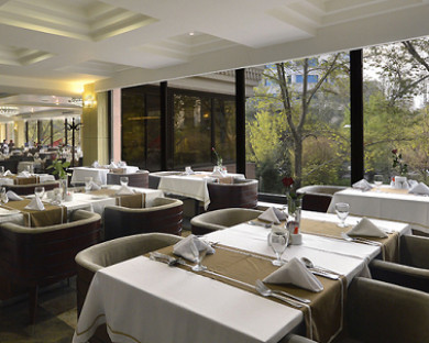 هتل اسپیناس بلوار تهران 6