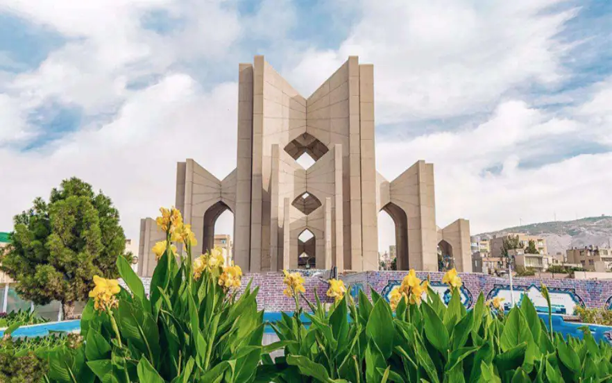 مقبره‌الشعرا یکی از ارزشمندترین جاهای دیدنی تبریز