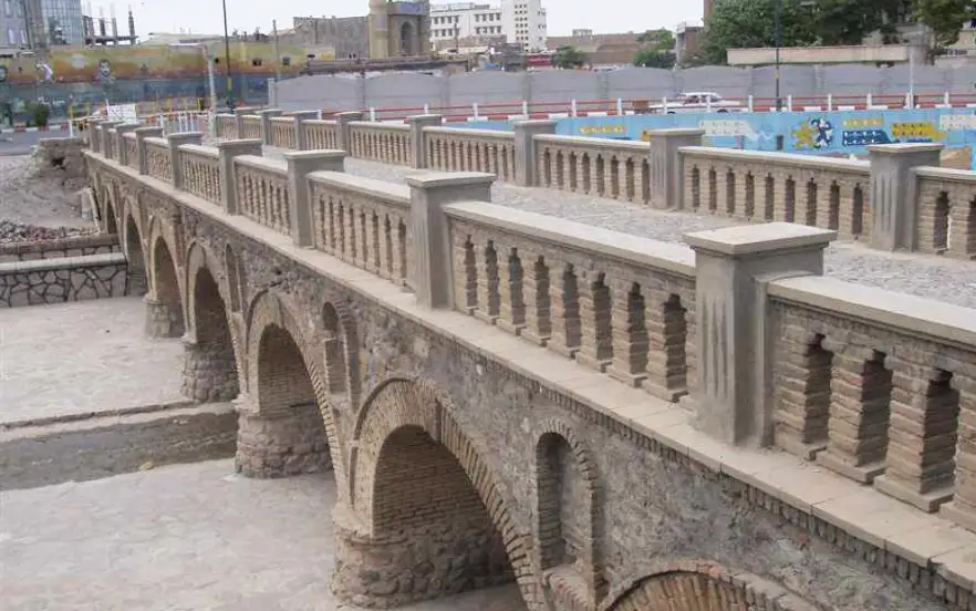 پل قاری یکی از قدیمی‌ترین دیدنی های تبریز