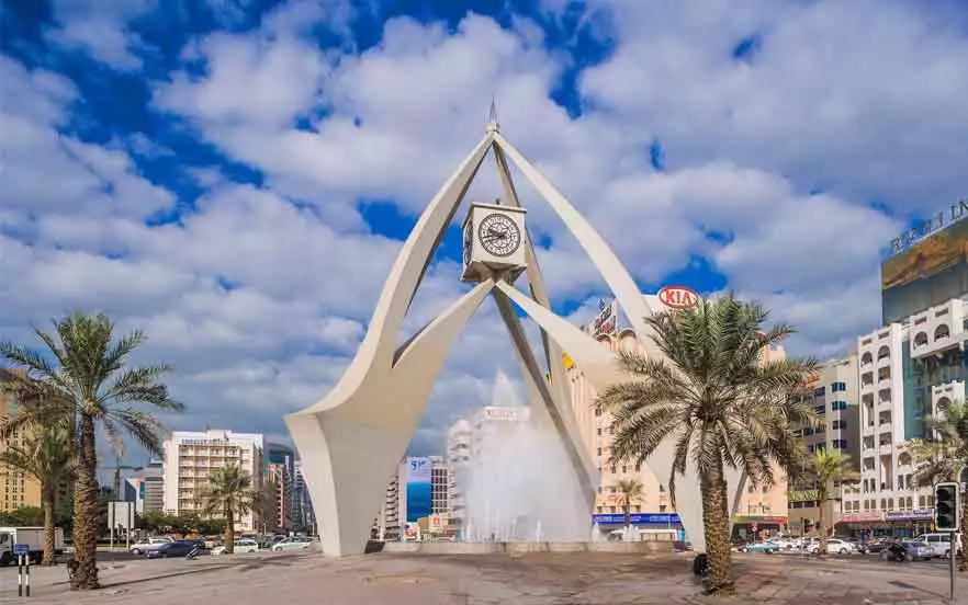 برج ساعت از مکان های دیدنی دبی بدون هزینه