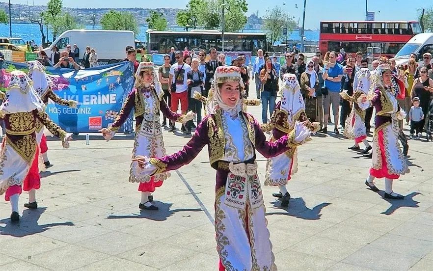 نمایش های محلی و سنتی ترکیه