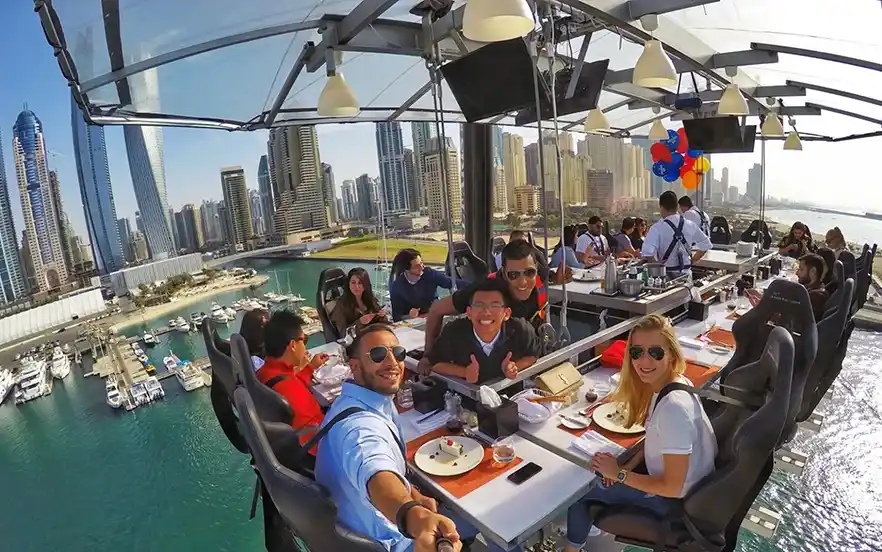 رستوران دینر این د اسکای (Dinner in the sky)