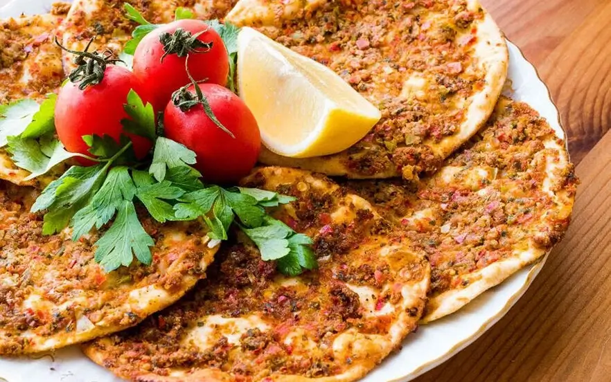 لاهماجون (Lahmacun)