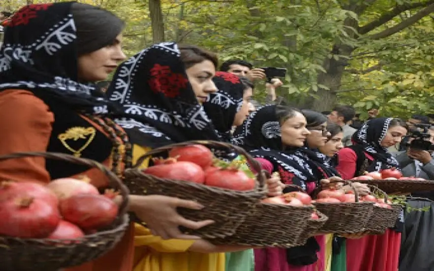 جشن انار کردستان روستای سلین